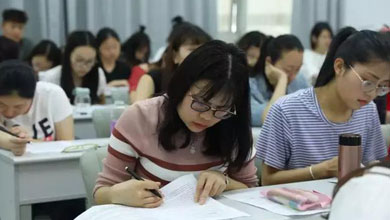 合肥考研輔導(dǎo)班如何選擇？如何正在備考時(shí)調(diào)整心態(tài)？